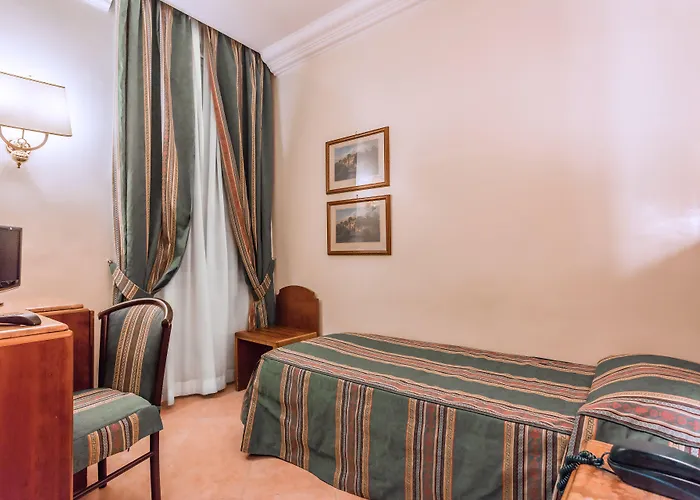 Hotel Raeli Floridia 3*
