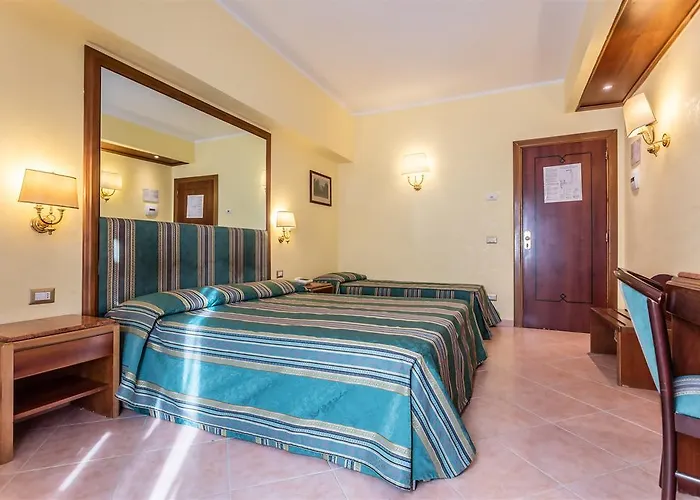 Hotel Raeli Floridia 3*