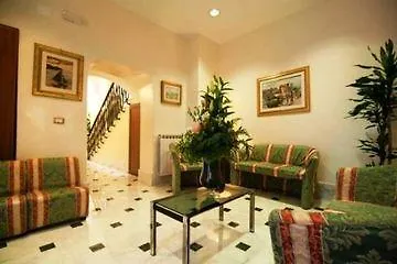 Raeli Floridia Hotel